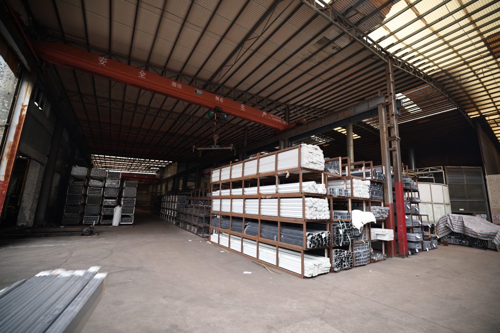 DING KIN Factory Warehouse